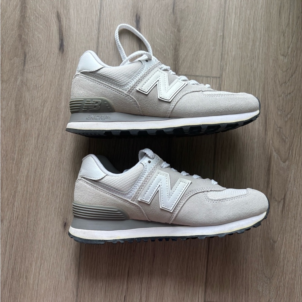New Balance Women's Cream Sneakers
